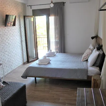 Aparthotel House Ekton 3*