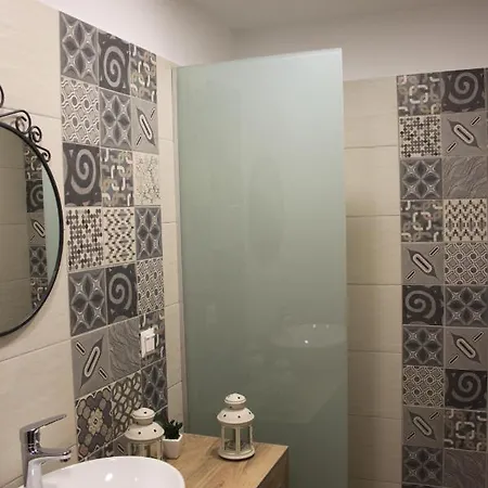 House Ekton Aparthotel 3*