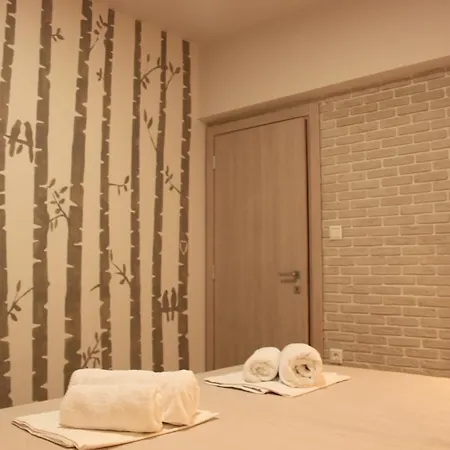 House Ekton Aparthotel 3*