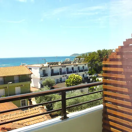 Aparthotel House Ekton 3*