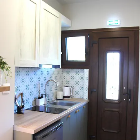 House Ekton Πευκάρι