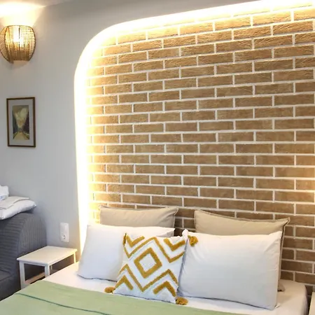 House Ekton 3*